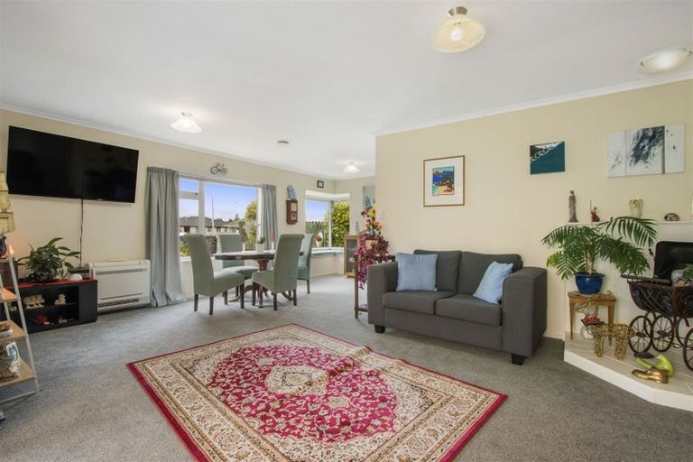 Photo of property in 6 Fencourt Crescent, Katikati, 3129