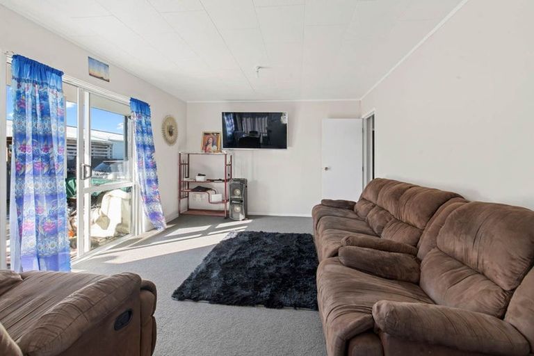 Photo of property in 78 Burundi Avenue, Clendon Park, Auckland, 2103