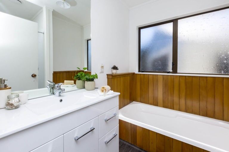 Photo of property in 1 Moonstone Grove, Birchville, Upper Hutt, 5018