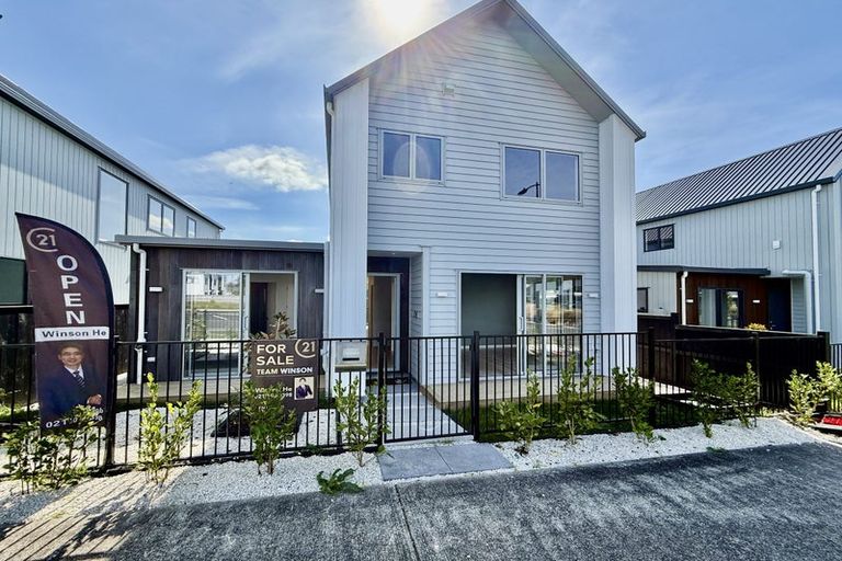 Photo of property in 77d Schoolside Road, Kumeu, 0810