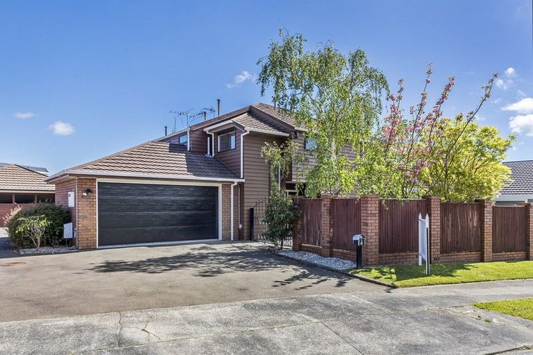 Photo of property in 2/42 Spyglass Lane, Whitby, Porirua, 5024
