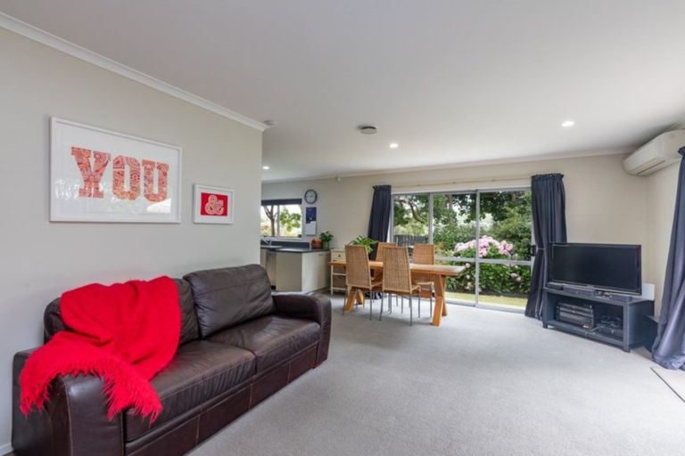 Photo of property in 2a Kapiti Crescent, Titahi Bay, Porirua, 5022
