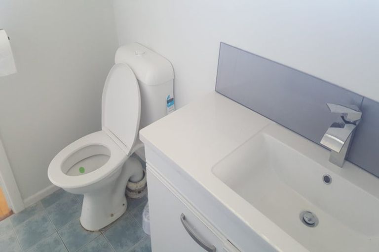 Photo of property in 2/25 Corunna Road, Milford, Auckland, 0620