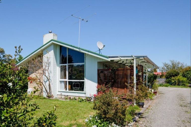 Photo of property in 4 Leon Street, Riverdale, Gisborne, 4010