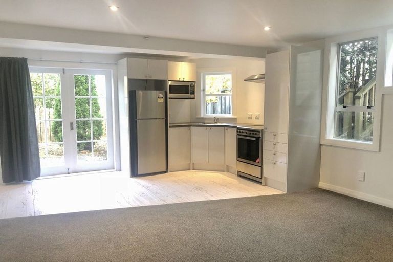 Photo of property in 361 The Terrace, Te Aro, Wellington, 6011