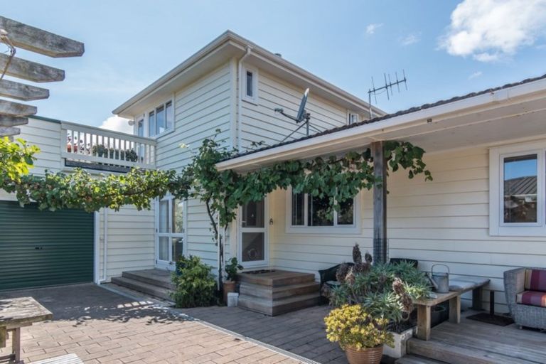 Photo of property in 8 Te Miti Street, Paekakariki, 5034