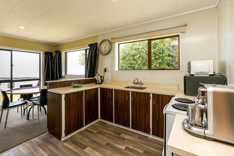 Photo of property in 26 Roy Terrace, Moturoa, New Plymouth, 4310