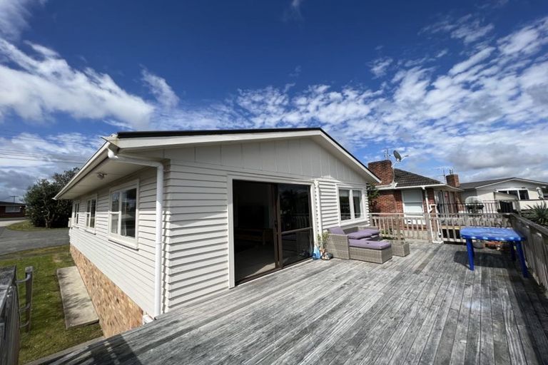 Photo of property in 157a Carlisle Road, Northcross, Auckland, 0632