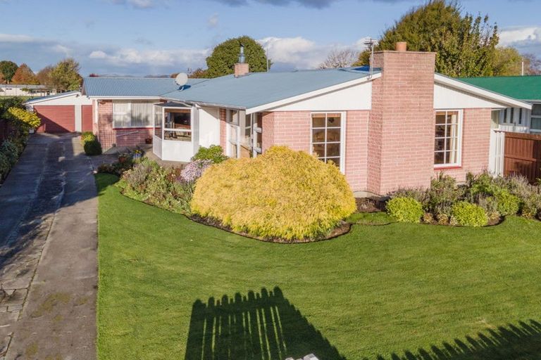 Photo of property in 12 Penwood Street, Russley, Christchurch, 8042