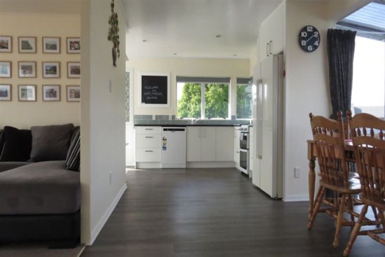 Photo of property in 2 Caesar Roose Drive, Glenview, Hamilton, 3206