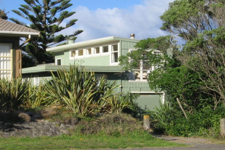 Photo of property in 12 Tutere Street, Waikanae Beach, Waikanae, 5036