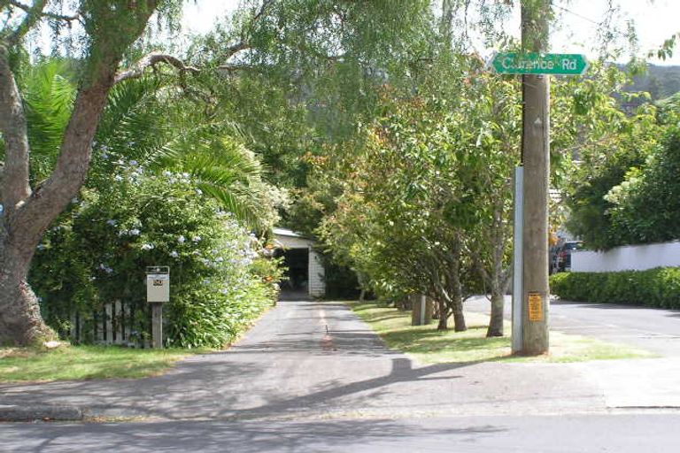 Photo of property in 50 Clarence Road, Northcote Point, Auckland, 0627