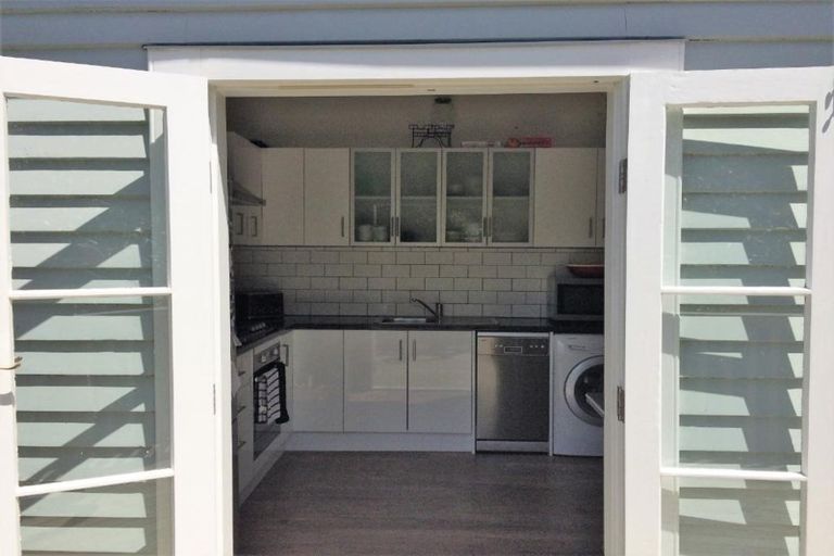 Photo of property in 19 Rothsay Road, Ngaio, Wellington, 6035