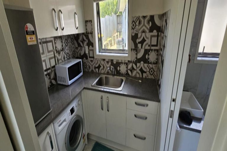 Photo of property in 30 Salamanca Road, Sunnynook, Auckland, 0620