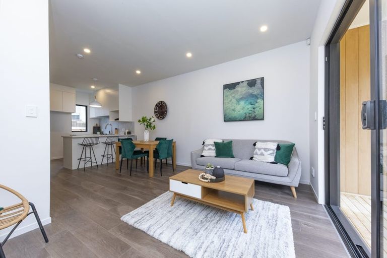 Photo of property in 5 Morihana Close, Glen Eden, Auckland, 0602