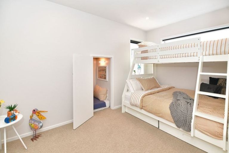 Photo of property in 69 De Luen Avenue, Tindalls Beach, Whangaparaoa, 0930
