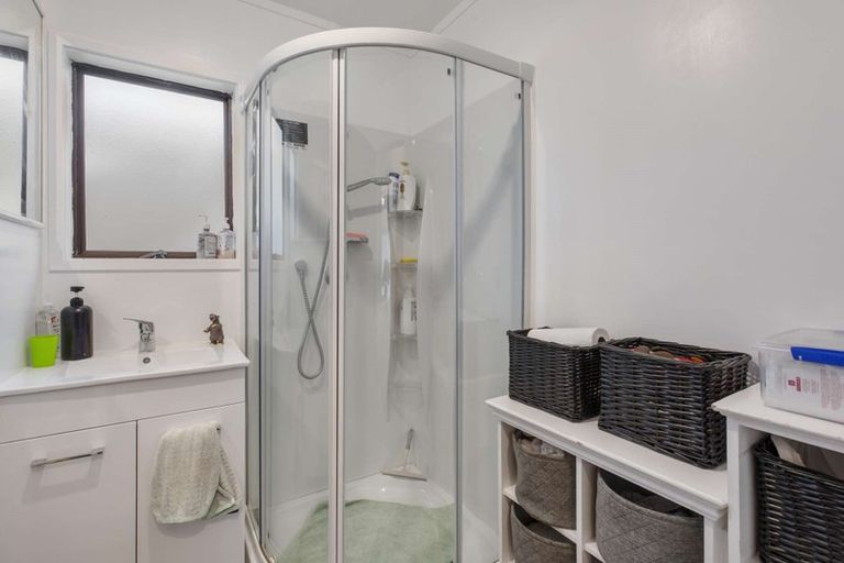 Photo of property in 2/3 Eagle Place, Red Beach, 0932