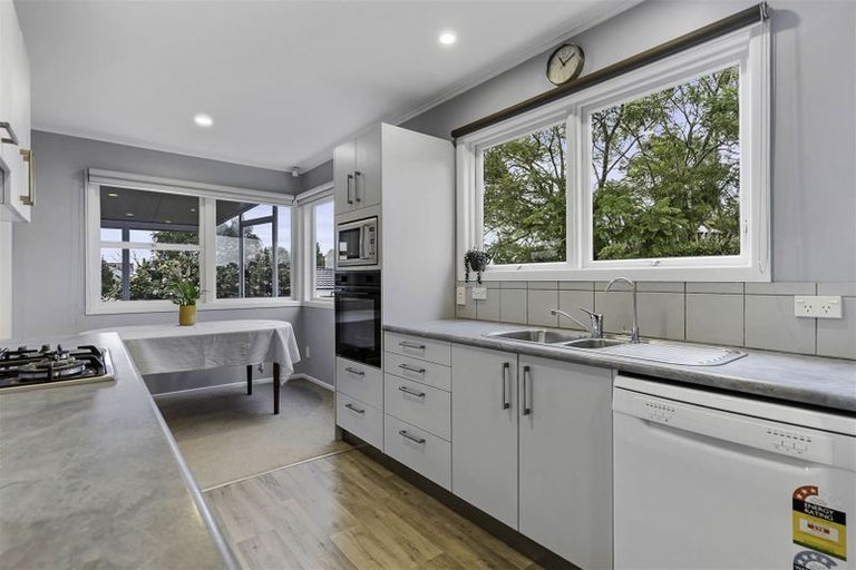 Photo of property in 1/38 Weldene Avenue, Glenfield, Auckland, 0629