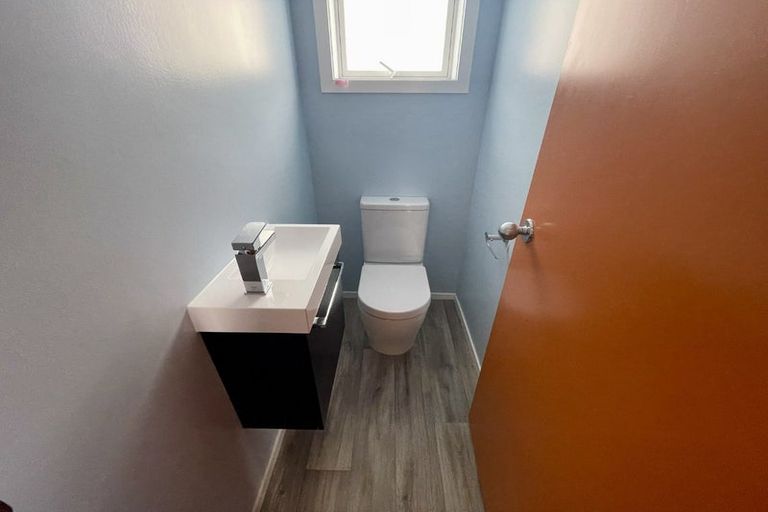 Photo of property in 34a Landsdowne Terrace, Karori, Wellington, 6012