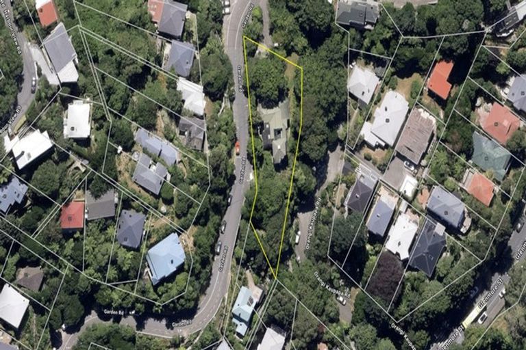 Photo of property in 50 Garden Road, Northland, Wellington, 6012