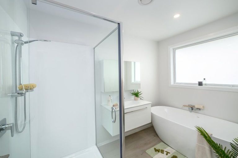 Photo of property in 9 Macrocarpa Lane, Carterton, 5713