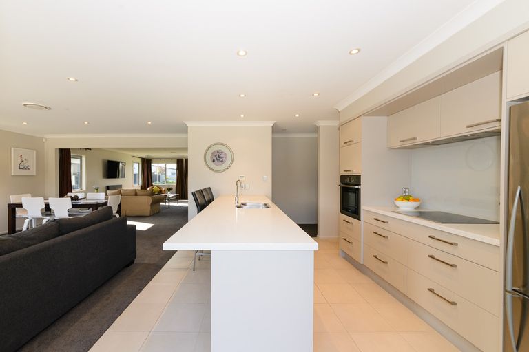 Photo of property in 35 Rodeo Drive, Kelvin Grove, Palmerston North, 4414