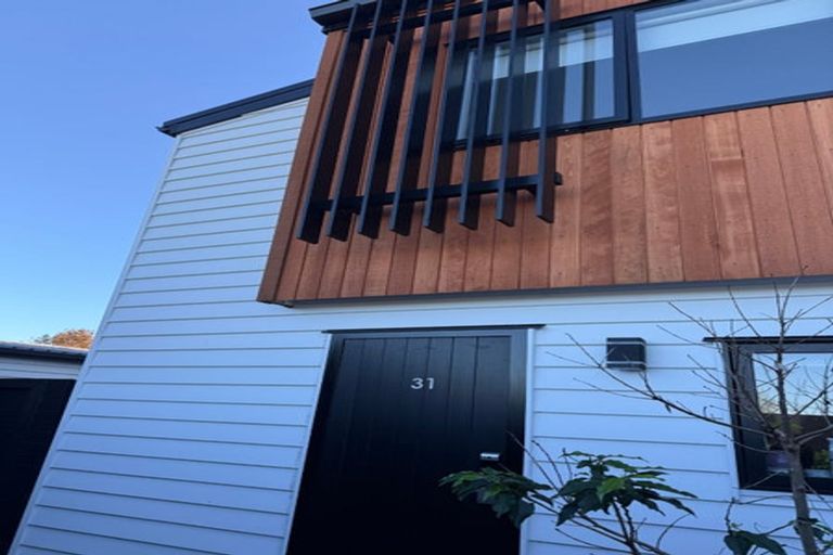 Photo of property in 31 Windy Ridge Road, Glenfield, Auckland, 0629