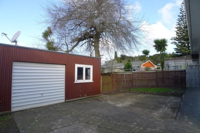 Photo of property in 1 Iorangi Place, Hillpark, Auckland, 2102
