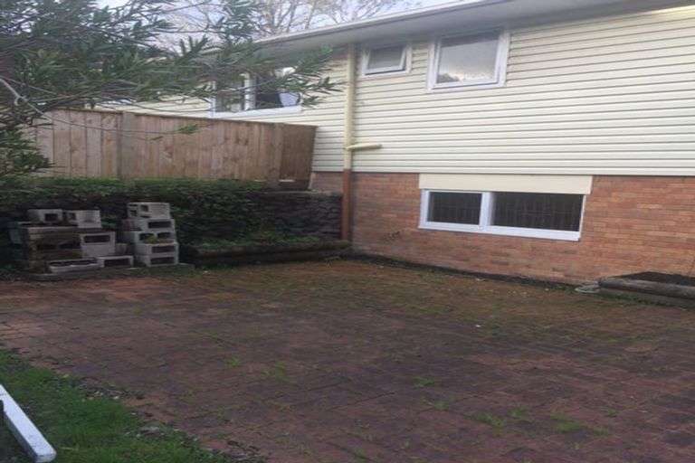 Photo of property in 1/28 Sequoia Place, Sunnynook, Auckland, 0620