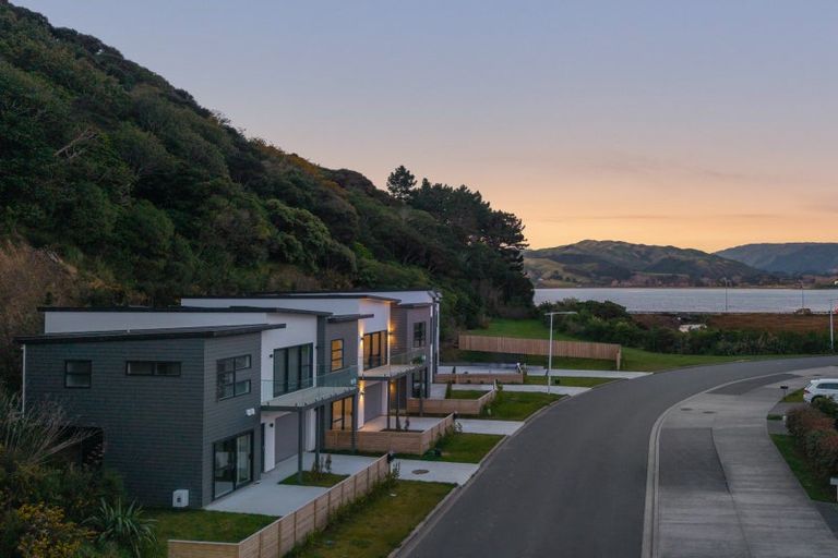 Photo of property in 8 Tradewinds Drive, Whitby, Porirua, 5024