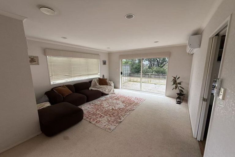 Photo of property in 6 Conacher Close, East Tamaki Heights, Auckland, 2016