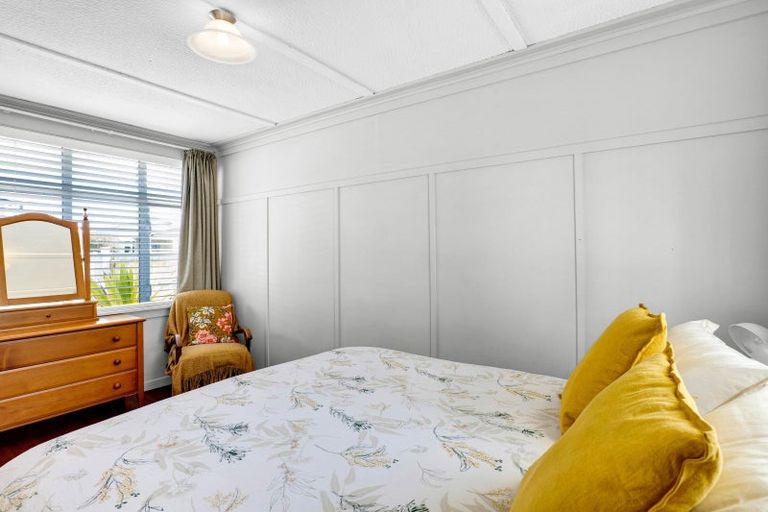 Photo of property in 23 Belt Road, Moturoa, New Plymouth, 4310