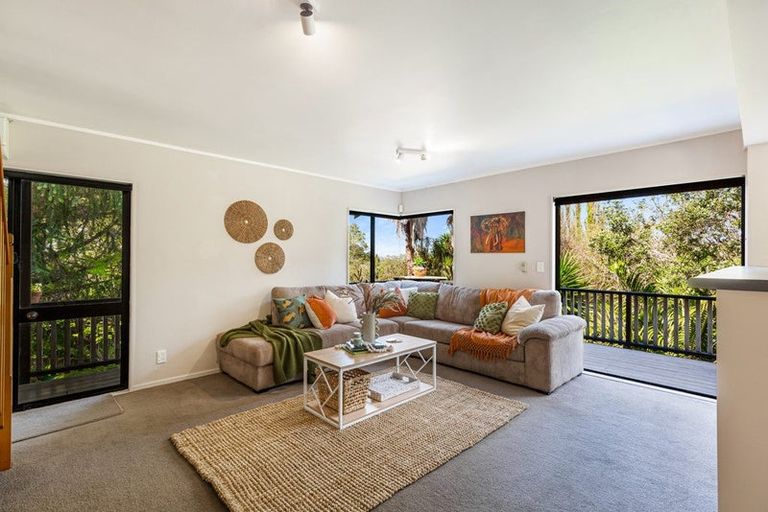 Photo of property in 1/20 Reynolds Place, Torbay, Auckland, 0630