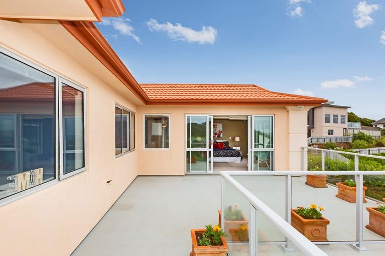 Photo of property in 15 Aspiring Terrace, Aotea, Porirua, 5024