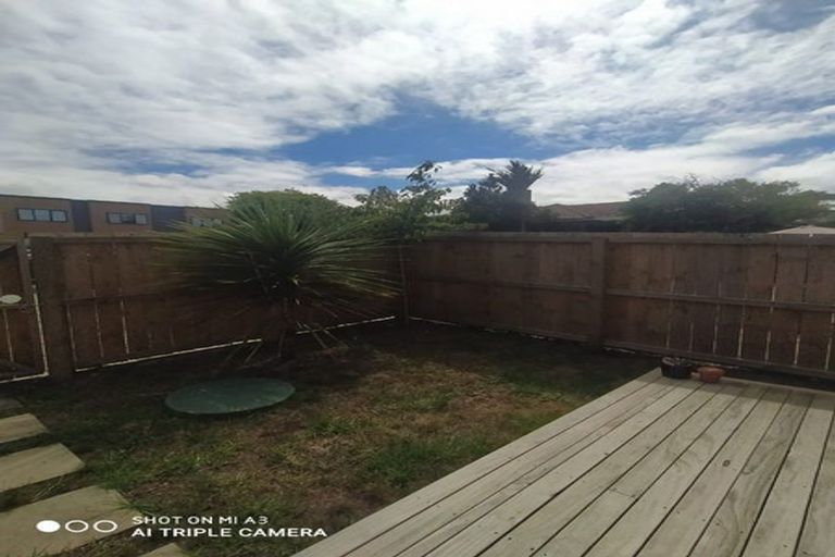 Photo of property in 2/41 Routley Drive, Glen Eden, Auckland, 0602