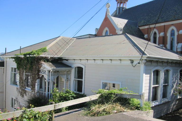 Photo of property in 71 Hawker Street, Mount Victoria, Wellington, 6011