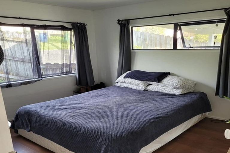 Photo of property in 1/100 Birkdale Road, Birkdale, Auckland, 0626