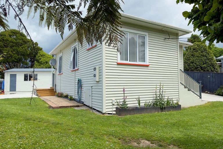 Photo of property in 5 Ensor Place, Tirau, 3410