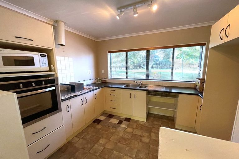 Photo of property in 4 Craiburn Street, Ranui, Auckland, 0612