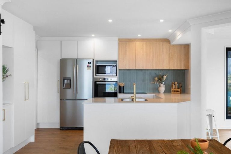 Photo of property in 19 Richards Park Lane, Fernhill, Queenstown, 9300