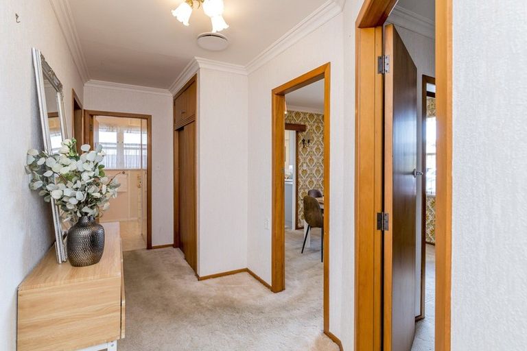 Photo of property in 611 Queen Street East, Levin, 5510