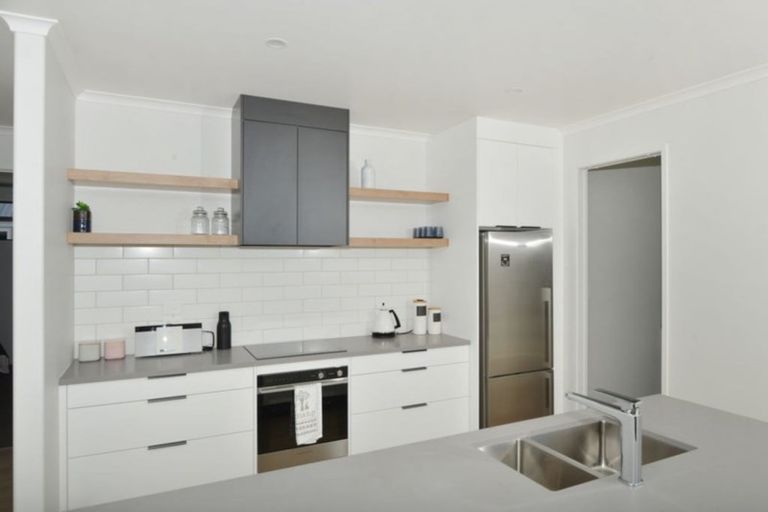 Photo of property in 62 Stace Hopper Drive, One Tree Point, 0118