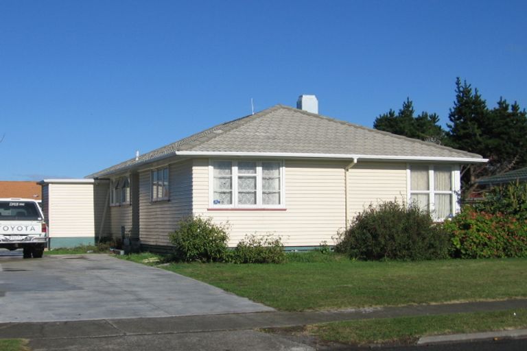 Photo of property in 18 Curling Crescent, Onekawa, Napier, 4110