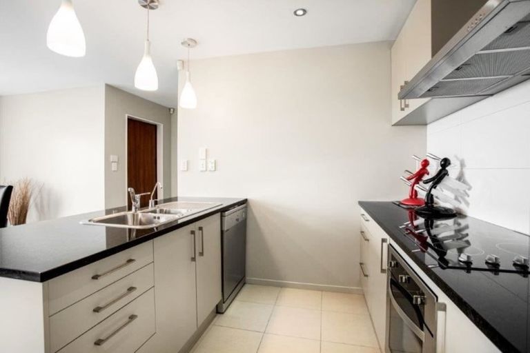 Photo of property in 21 Cityview Place, Massey, Auckland, 0614