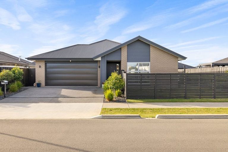 Photo of property in 28 Te Hurunui Drive, Pegasus, 7612