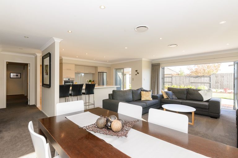 Photo of property in 35 Rodeo Drive, Kelvin Grove, Palmerston North, 4414