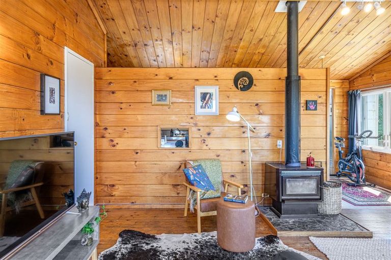 Photo of property in 114 Woodglen Road, Glen Eden, Auckland, 0602