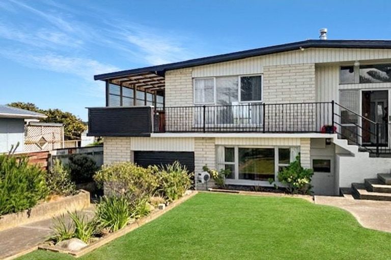 Photo of property in 10 Kennedy Street, Foxton Beach, Foxton, 4815