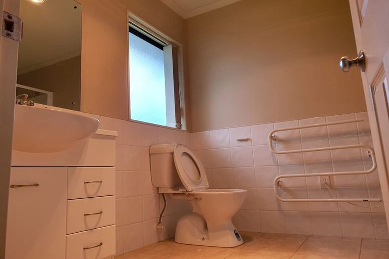 Photo of property in 8 Bokeen Lane, Flat Bush, Auckland, 2019