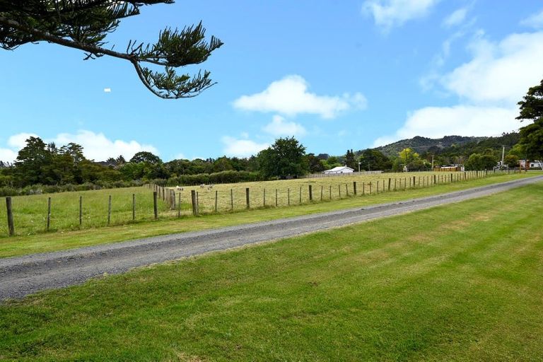 Photo of property in 867 Kahikatea Flat Road, Waitoki, Kaukapakapa, 0871